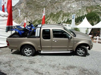 ISUZU 